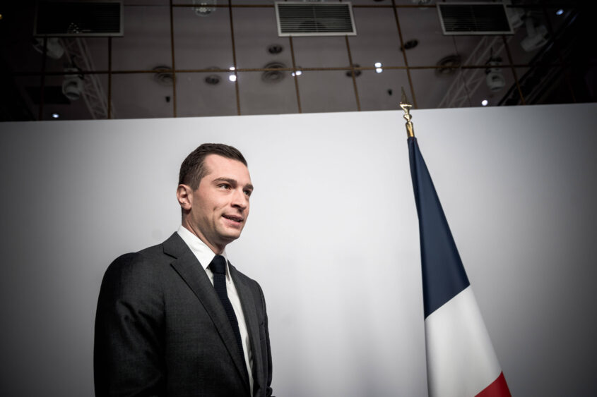 Popularité : Jordan Bardella en baisse, mais toujours en tête, Bally Bagayoko fait jeu égal avec Jean-Luc Mélenchon, selon notre sondage Odoxa