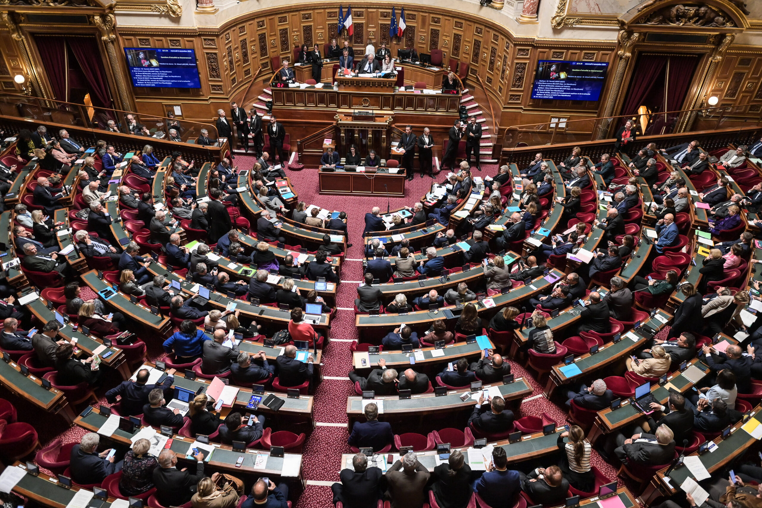Paris: Seance questions au gouvernement Senat