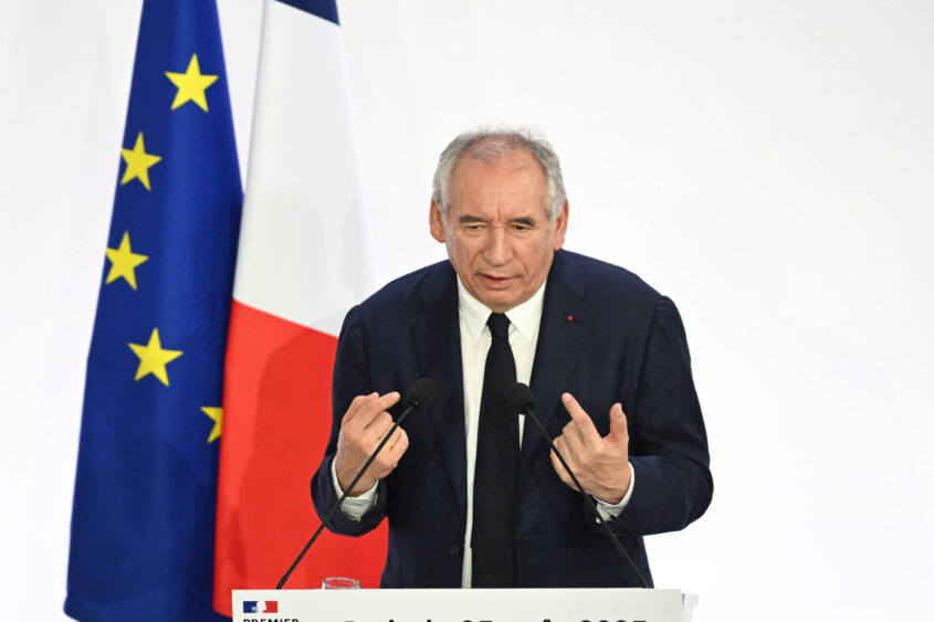 Arrière-pensées pour 2027 ou alerte sur la dette : que vise vraiment François Bayrou avec le vote de confiance ?