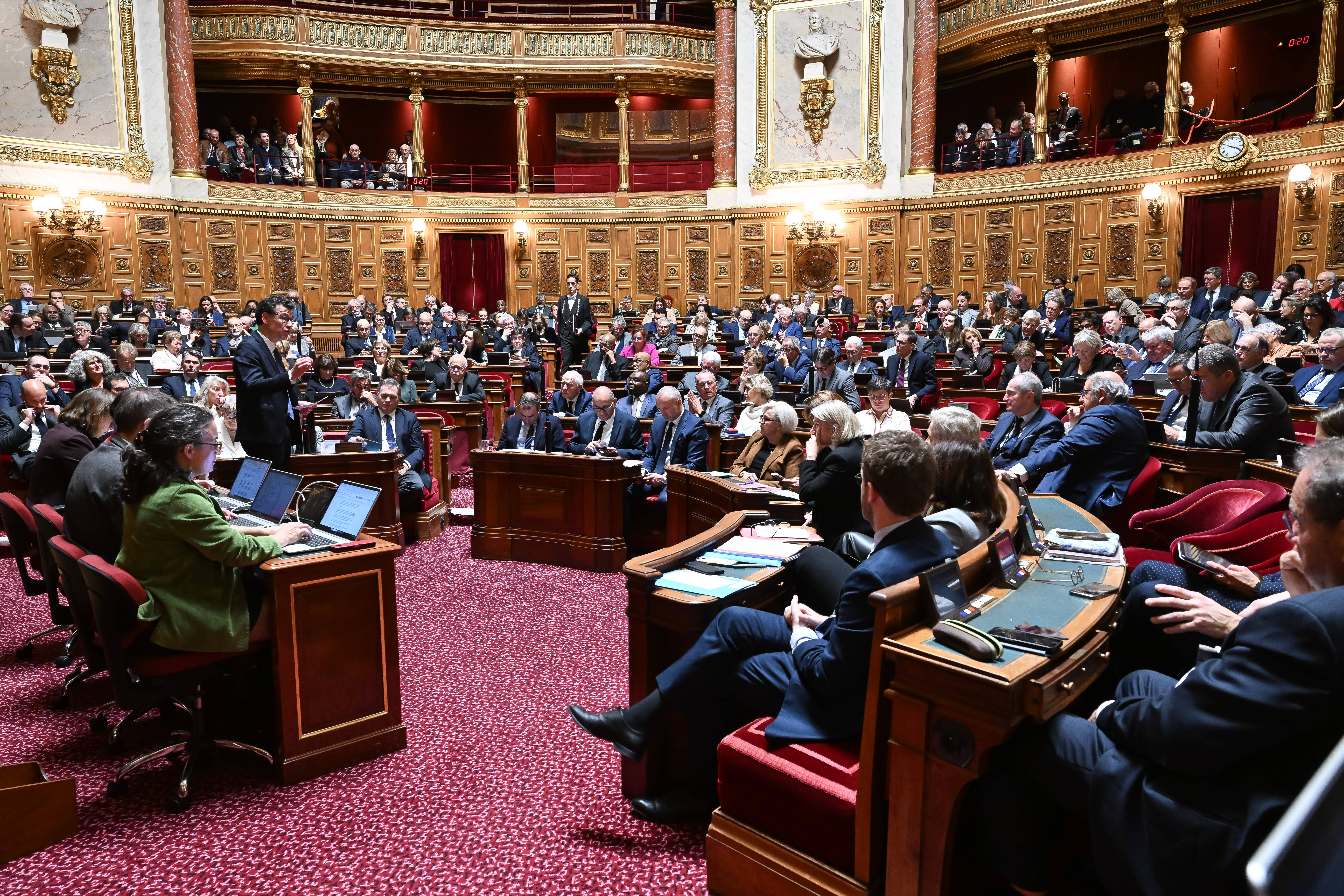 Budget de l’éducation : le Sénat diminue les crédits du CNED et de l’Onisep