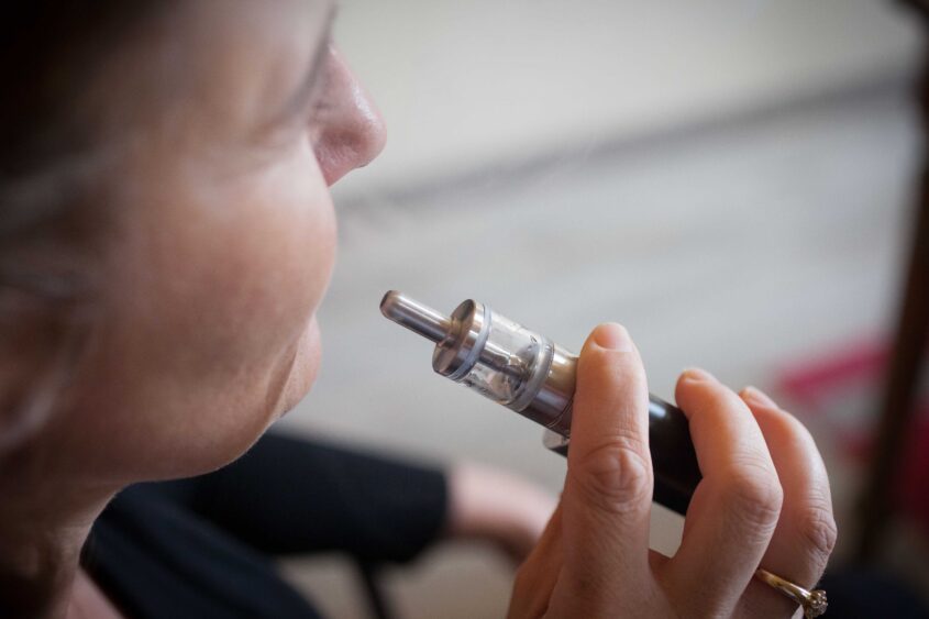 Budget 2026 : les sénateurs refusent la taxe sur les produits du vapotage