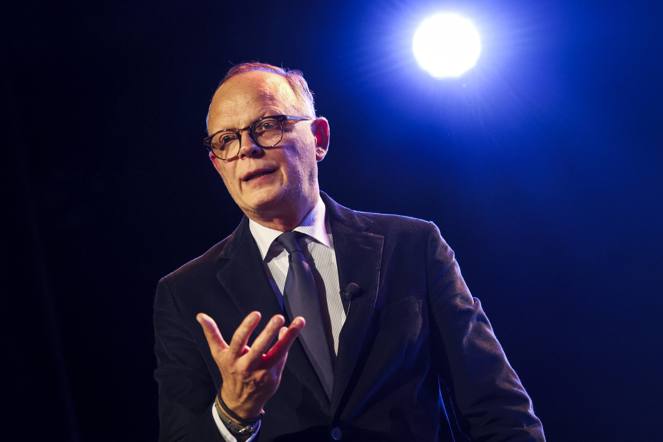 Sondage : Edouard Philippe bondit, l’ex-Premier ministre désormais favori pour 2027