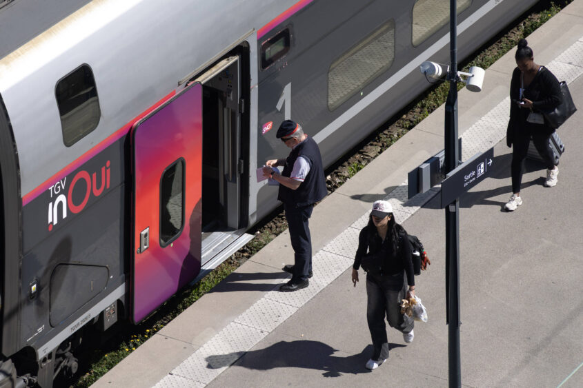 Train retardé : les sénateurs créent une garantie de correspondance, en cas de trajet opéré par plusieurs compagnies