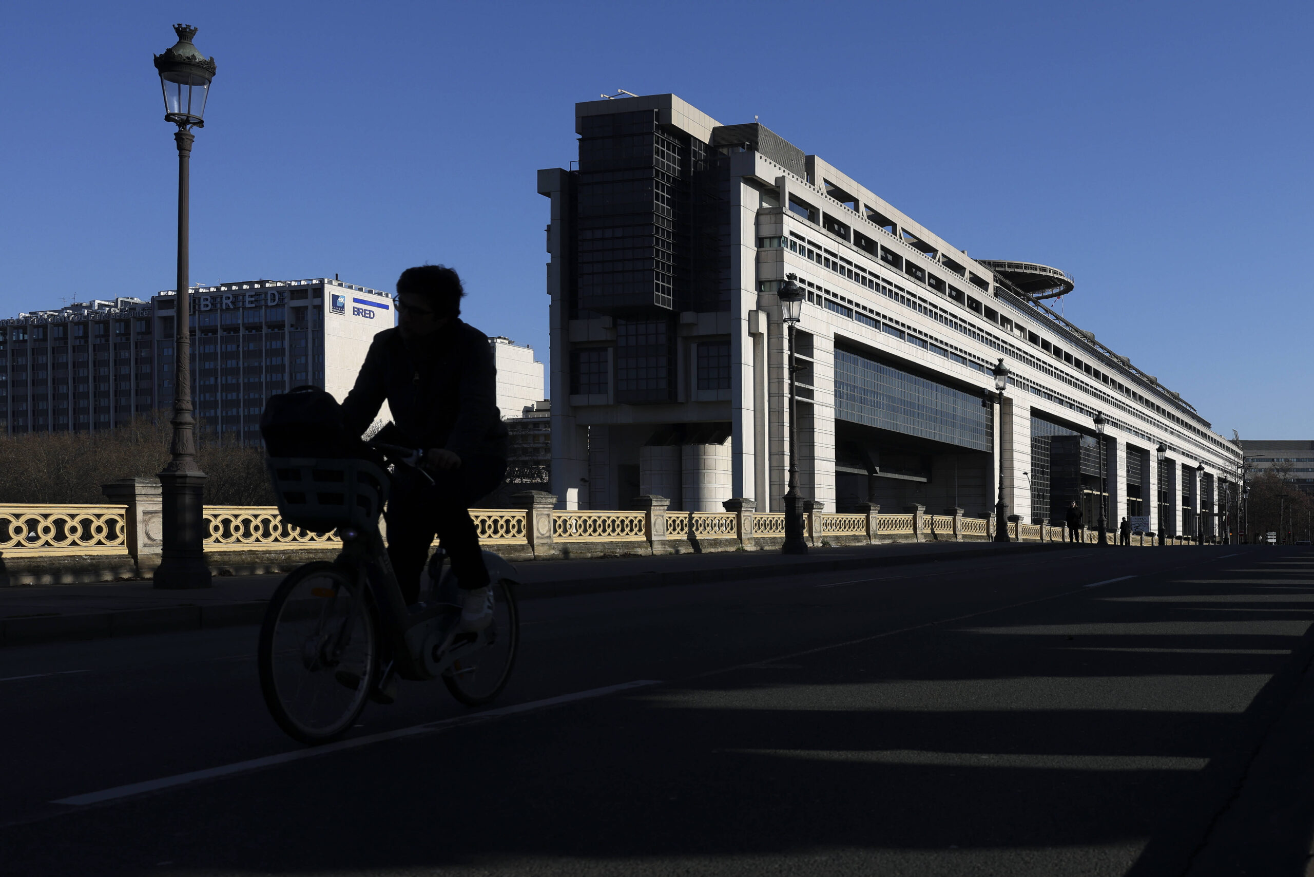 Près de 2000 foyers, sur les 13000 fortunés qui ne payent pas d'impôt sur le revenu, ont subi un redressement fiscal