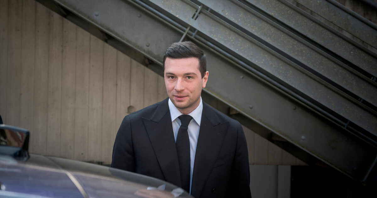Jordan Bardella dans Paris Match avec la princesse Maria-Carolina de Bourbon des Deux- Siciles : « Est-ce que les Français vont acheter l’histoire du conte de fées » ?