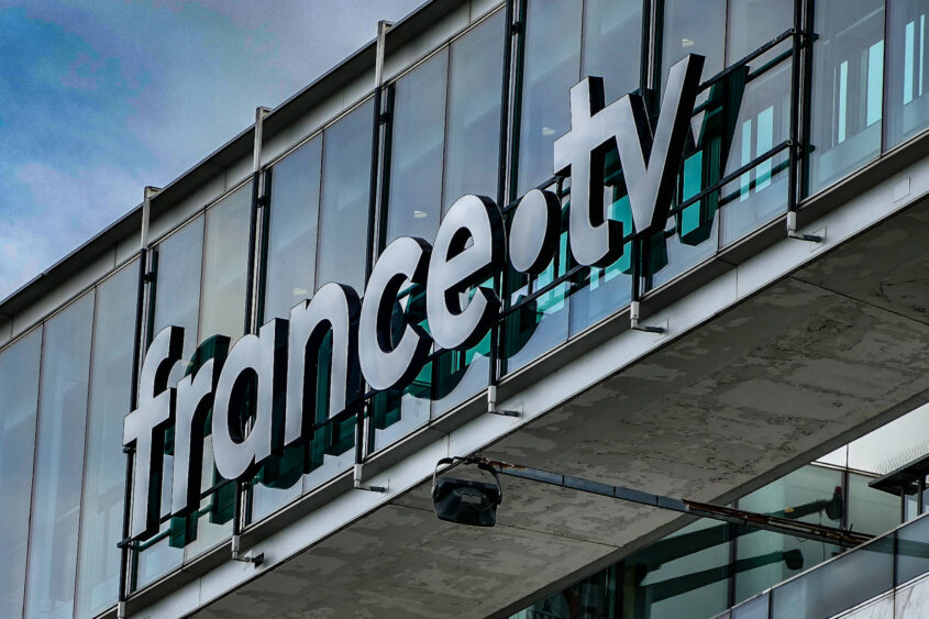 Rapport polémique de Charles Alloncle : « Diminuer d’un quart les activités de l’audiovisuel public ne me semble pas raisonnable »