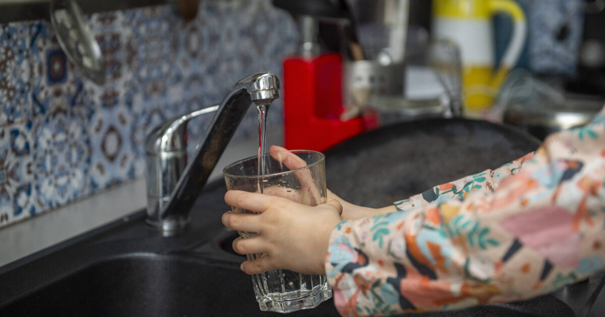 PFAS : l’Etat attaqué en justice pour « carences fautives » face aux polluants éternels, « un dossier exemplaire par la mauvaise façon dont il a été géré »
