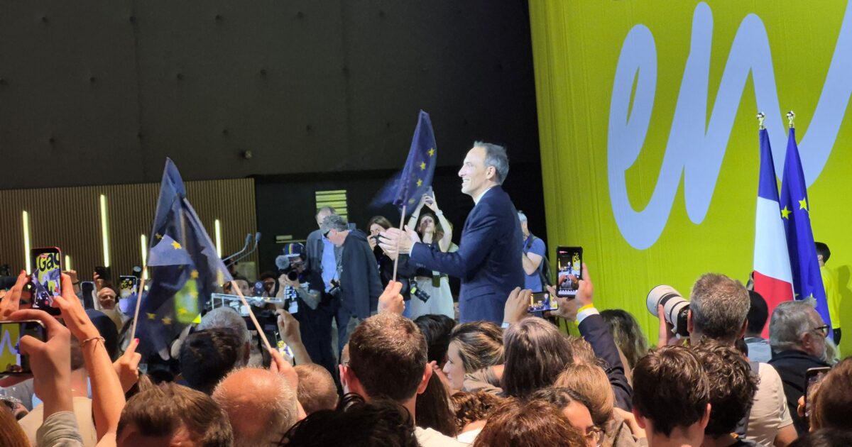 Présidentielle 2027 : Raphaël Glucksmann, rassembleur de la gauche, pour un meeting qui avait tout d’un lancement de campagne