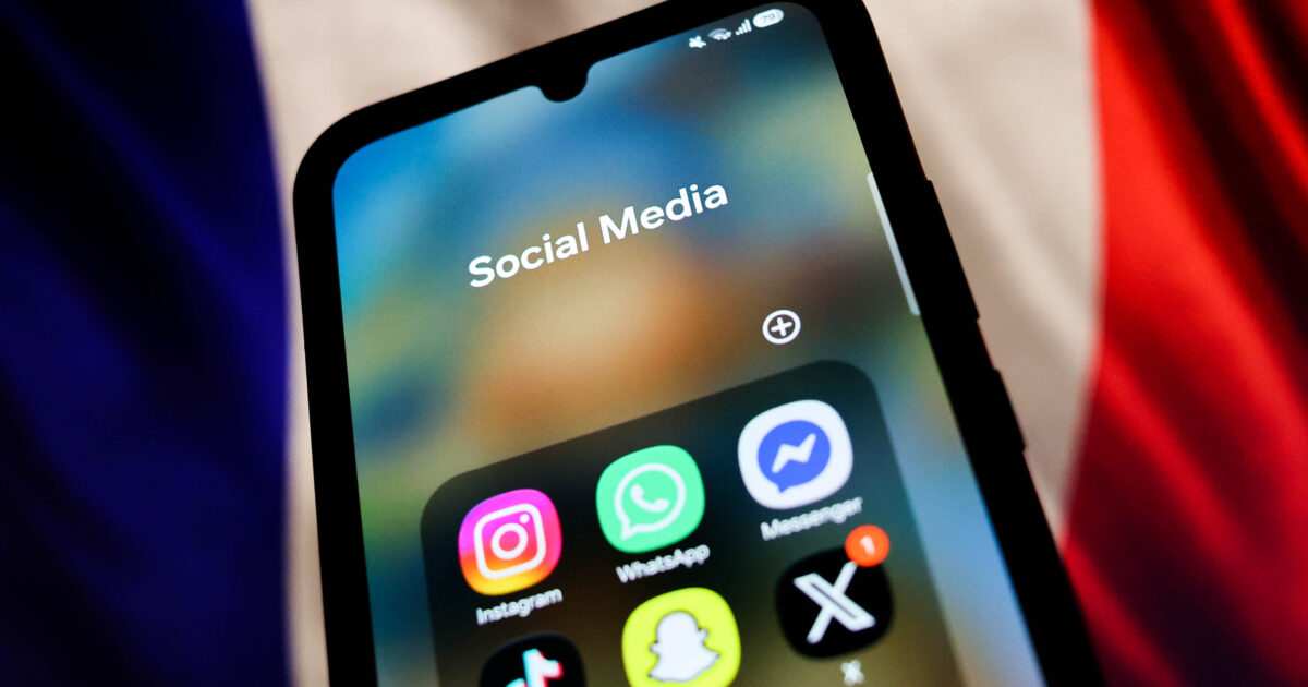 Interdiction des réseaux sociaux aux moins de 15 ans : 69% des 10-14 ans y sont favorables, révèle une étude de l’Arcom