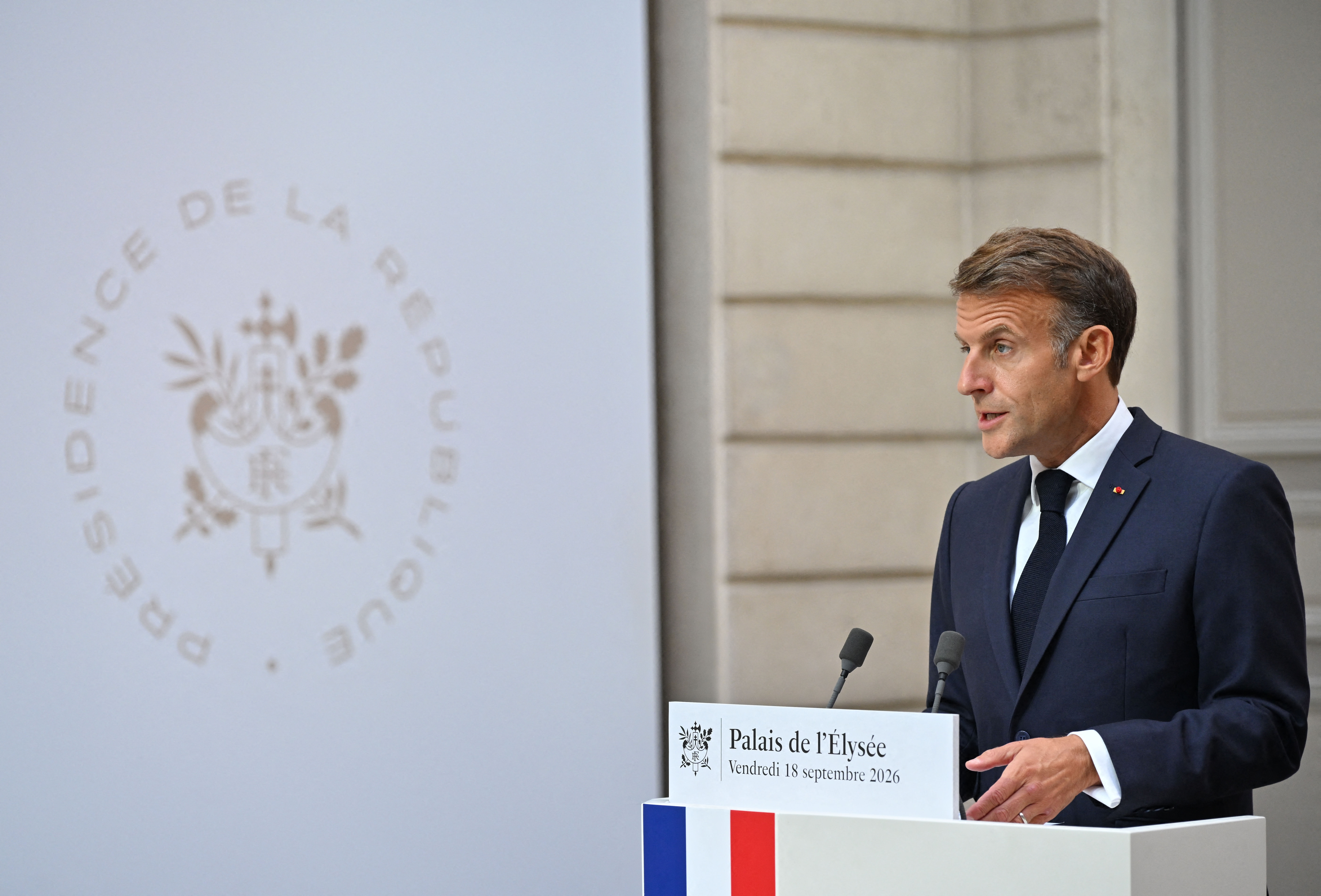 Sondage : avec 82 % d’opinions défavorables, Emmanuel Macron atteint son record d’impopularité, sur fond de grogne sur les carburants