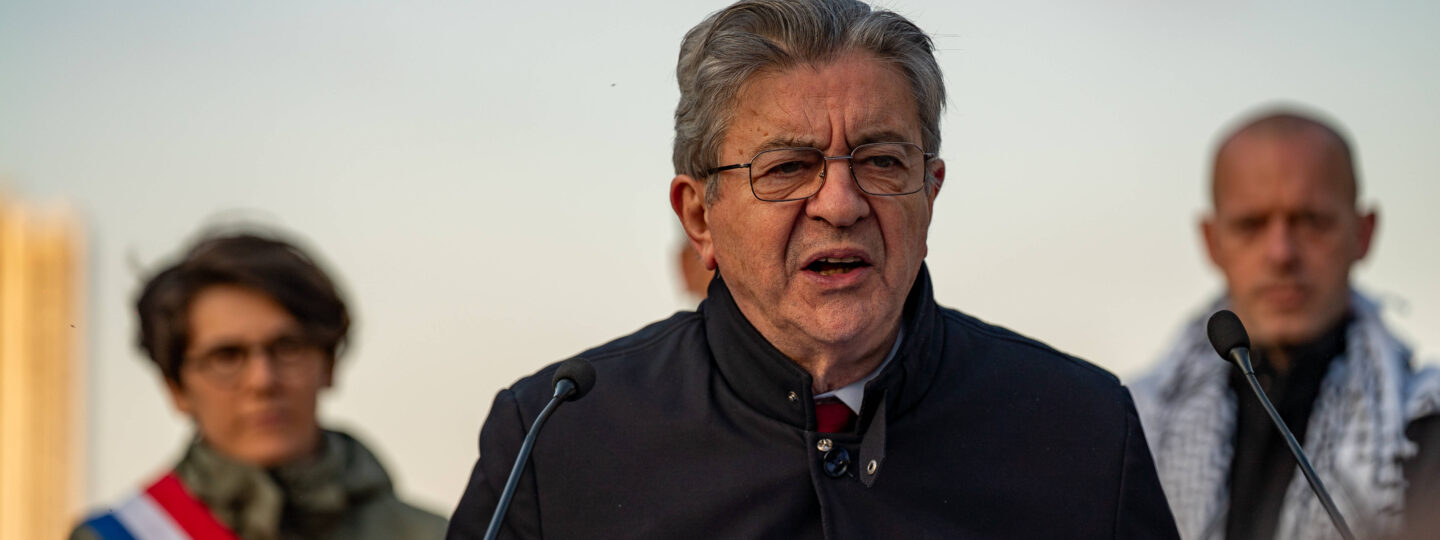 « Aucune société ne peut se fâcher avec sa jeunesse » : devant les étudiants d’HEC, Jean-Luc Mélenchon apporte son soutien au mouvement lycéen 