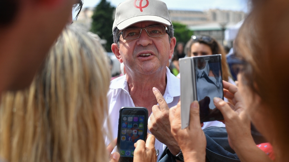 Résultat de recherche d'images pour "Melenchon humour Marseille aout 2017"