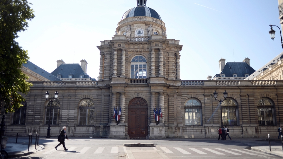 Le Sénat présente son plan pour "remettre l'économie française sur les rails"