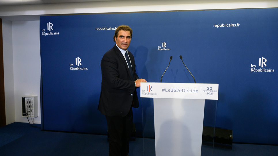 Paris: Bureau politique des Republicains. Paris: Bureau politique des Republicains.