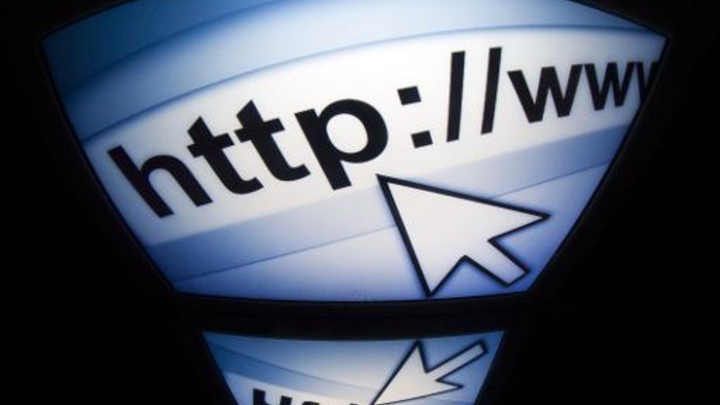 Le projet de loi prévoit la possibilité pour l'autorité administrative de demander aux fournisseurs d'accès à internet de bloquer l'accès aux sites faisant l'apologie du terrorisme