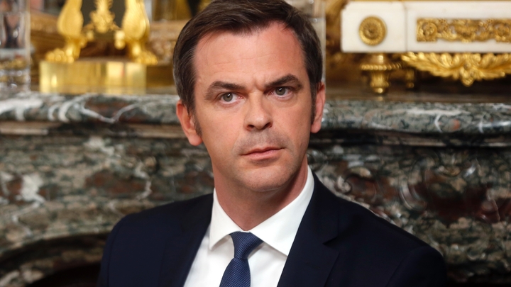 Le ministre de la Santé, Olivier Véran lors d'une conférence de presse le 19 avril 2020 à Paris