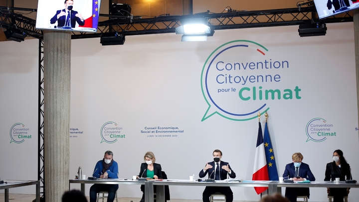 Le président Macron lors de son intervention devant des membres de la Convention pour le climat, le 14 décembre à Paris