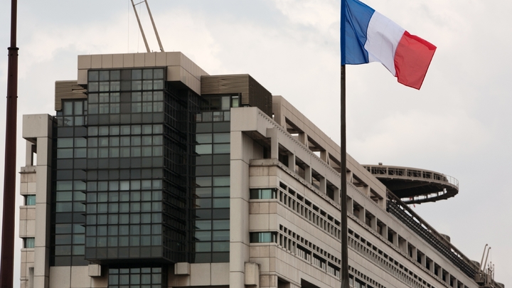 Bercy "privilégie" la piste d'abaisser de 14% à 11% la première tranche de l'impôt sur le revenu pour concrétiser les promesses de l'exécutif d'alléger la pression fiscale sur les classes moyennes