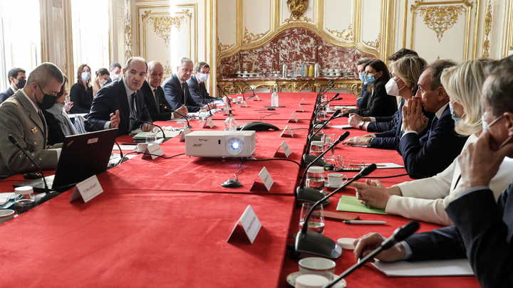 Presidential candidates attend a briefing on the war in Ukraine led by France's Prime Minister Jean Castex