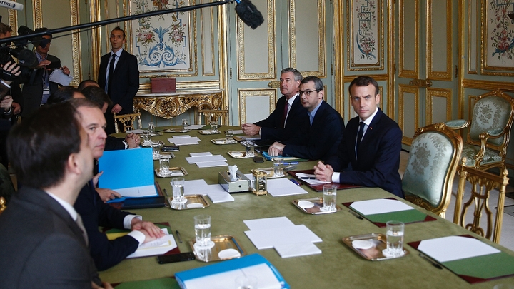 Réunion le 2 décembre 2018 avec le président Emmanuel Macron et des membres du gouvernement, à l'Elysée