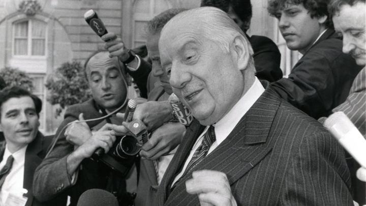 Visite d'Alain Poher à François Mitterrand au sujet de l'école libre, en juillet 1984