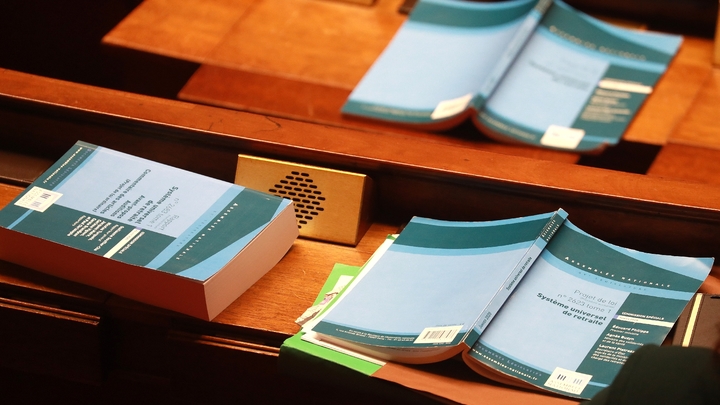 Le texte du projet de loi sur la réforme des retraites durant le débat à l'Assemblée nationale, le 24 février 2020 à Paris