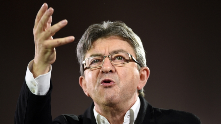 Jean-Luc Mélenchon, le candidat de la France Insoumise à l'élection présidentielle, lors d'un meeting à Lille, le 12 avril 2017 