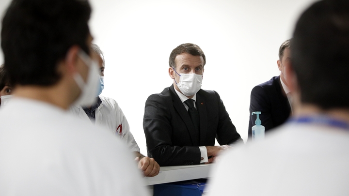 French President Macron visits Poissy/Saint Germain en Laye hospital