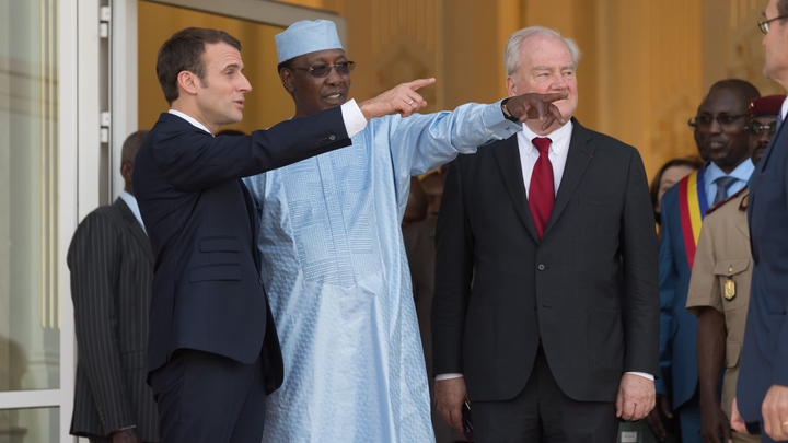 N'Djamena: Deby and Macron during a press conference