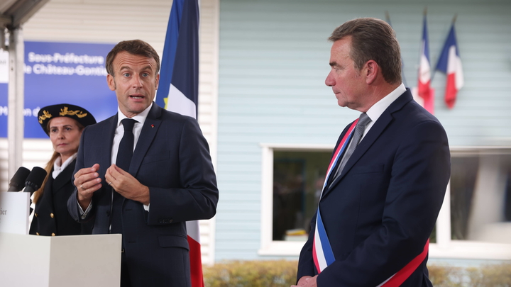 Emmanuel Macron inaugurates the reopening of the sub-prefecture of Chateau-Gontier