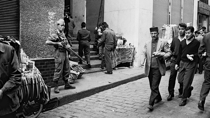 ALGERIE : Patrouilles a Alger (1961)