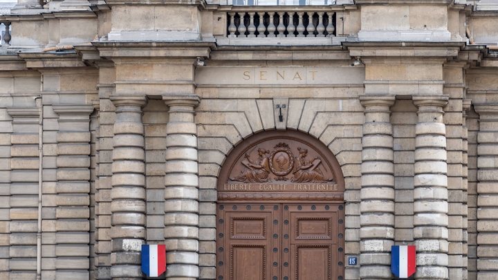 Senat.