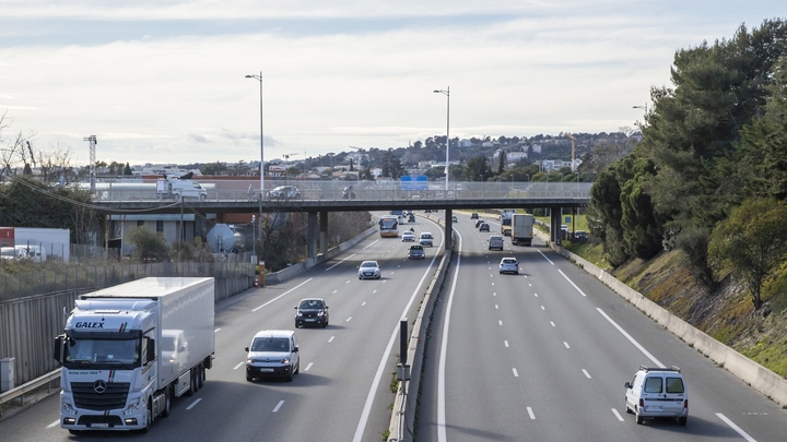FRA: Augmentation tarifs peages d'Autoroutes