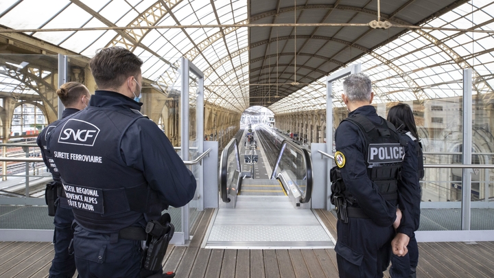 SNCF Police controle Surete Ferroviaire et Police Aux Frontieres