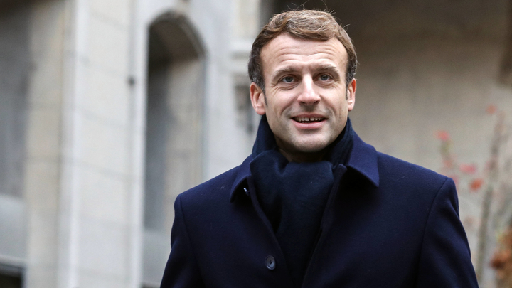 Emmanuel Macron rencontre d'anciens salaries de Whirlpool a Amiens