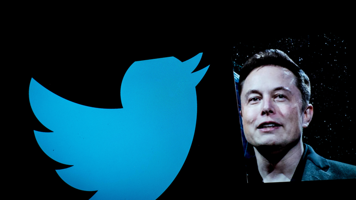 Italy: Elon Musk acquires Twitter