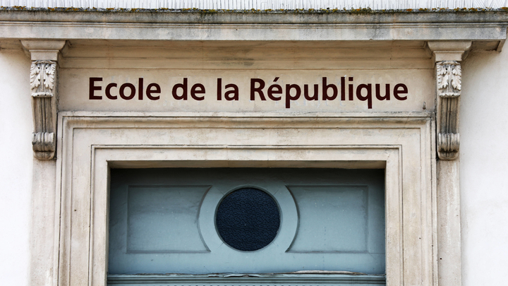 Illustraion: ecole de la Republique.