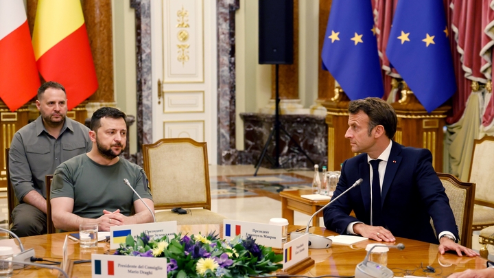 French President meets President Volodymyr Zelensky in Kyiv.