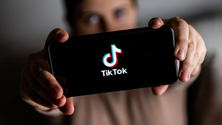 Logos displayed on smartphones in Poland - 06 Jan 2023