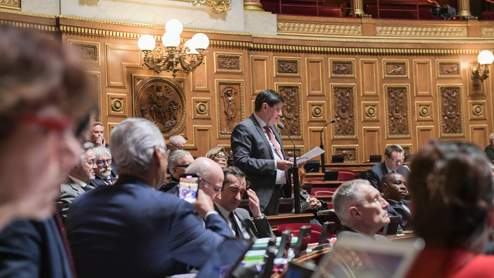 Paris: Debat reforme des retraites au Senat