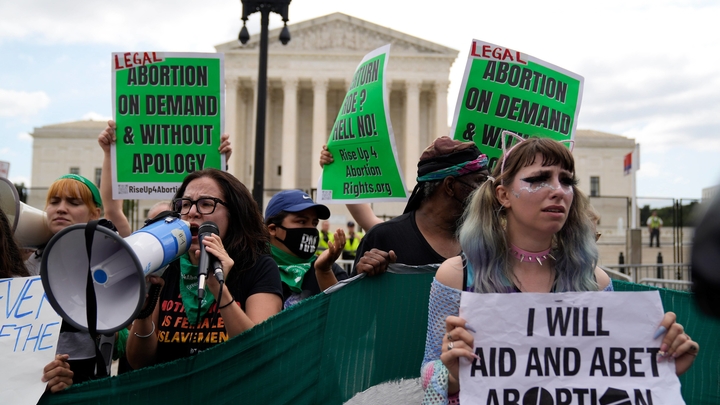 News: Supreme Court overturns Roe