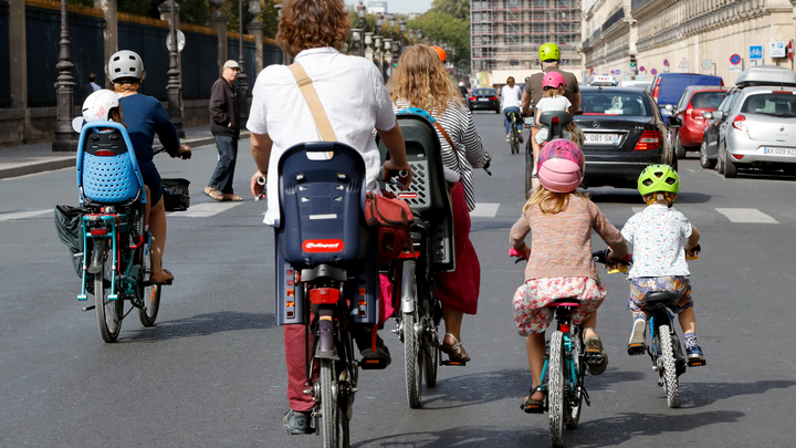 Des cyclistes à Paris, le 16 septembre 2018