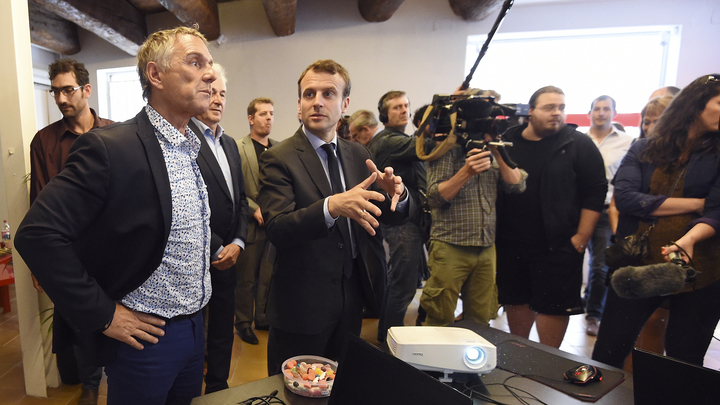 Le député de l'Hérault Patrick Vignal, avec Emmanuel Macron, en mai 2016. 