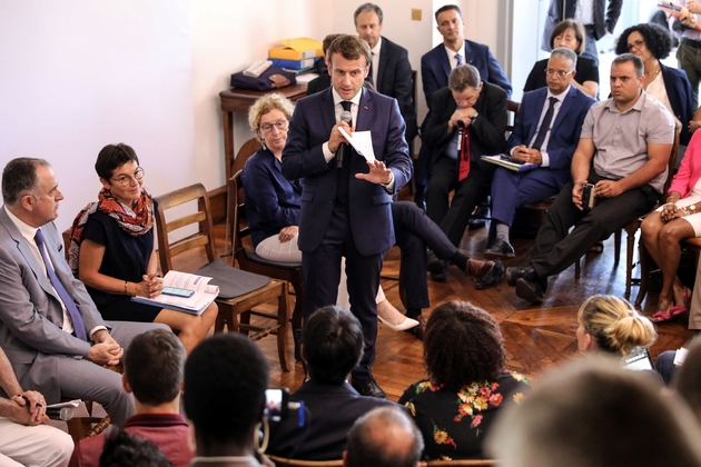 Emmanuel Macron lors d'un meeting devant la Préfecture de La Reunion, le 24 octobre 2019