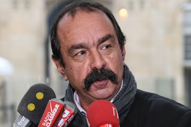 Le secrétaire général de la CGT Philippe Martinez s'exprime devant la presse le 26 novembre 2019 après avoir été reçu à Matignon sur la réforme des retraites