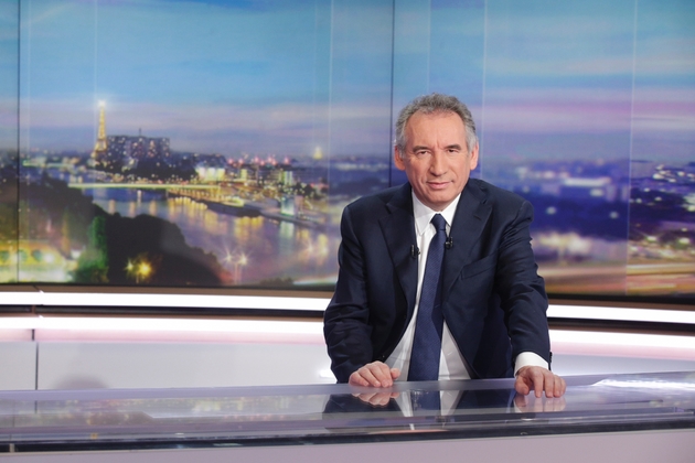 François Bayrou sur le plateau du JT de TF1, le 31 janvier 2017 à Boulogne-Billancourt près de Paris