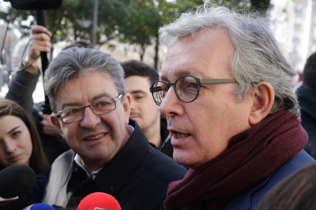 Le secrétaire national du Parti communiste Pierre Laurent (d), au côté du candidat à la présidentielle Jean-Luc Melenchon (g), le 24 février 2017 à Paris