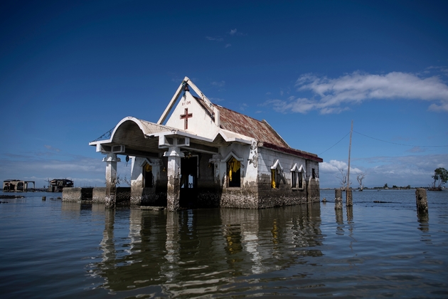 Une chapelle située dans une baie à Sitio Pariahan, aux Philippines, le 11 janvier 2019