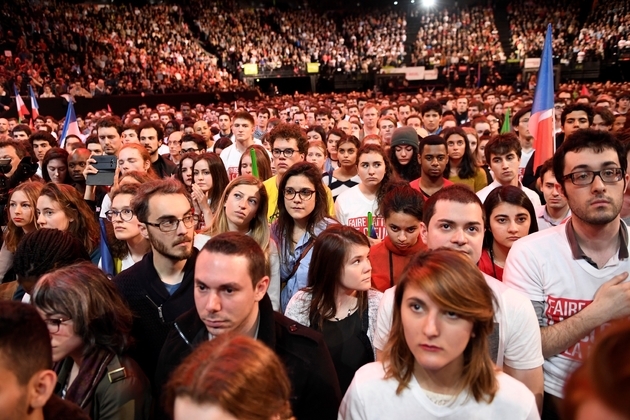 Les participants au meeting de Benoît Hamon le 19 mars 2017 à Paris