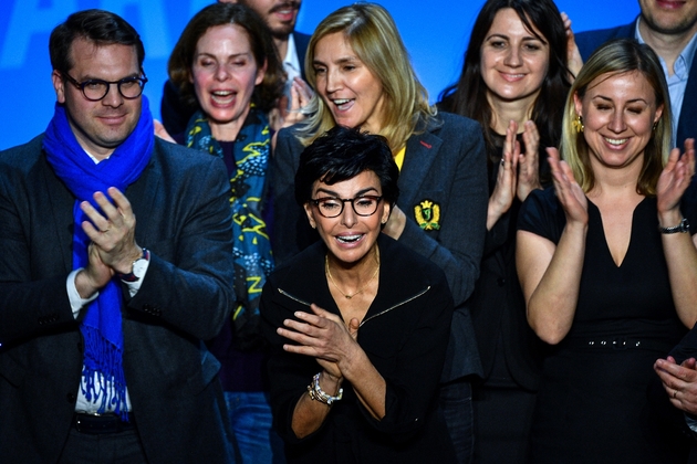 Rachida Dati candidate LR à la mairie de Paris salue, après son meeting de campagne le 9 mars 2020 à Paris